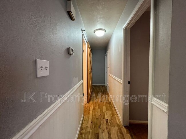 Building Photo - 333 Riverview 4 W