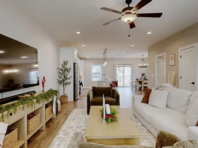 Building Photo - 206 Charlotte Everly Cir