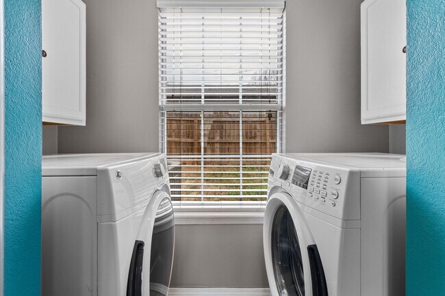 Building Photo - Affordable 2-Bedroom Home for Lease in Fayetteville, AR