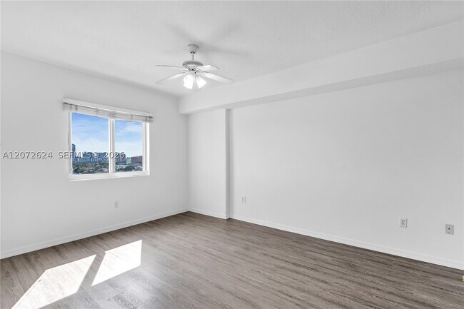 Building Photo - 3500 Coral Wy