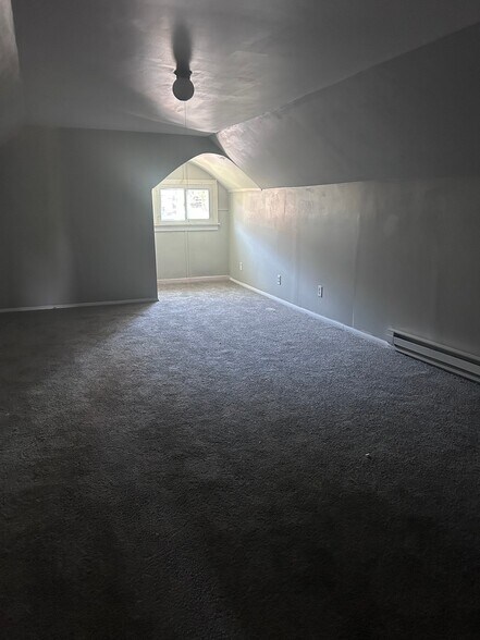 Building Photo - 1523 Hillcrest Rd