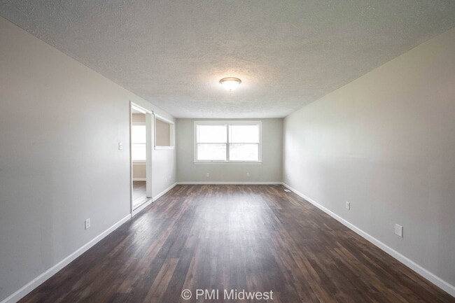 Building Photo - "Charming 3-Bedroom Haven in Mooresville –...