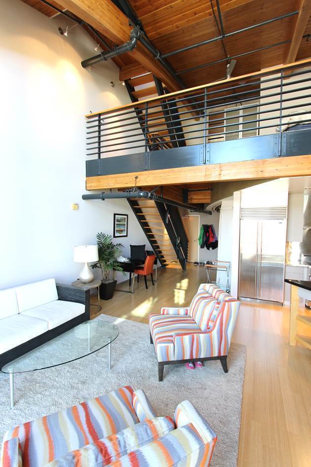 Building Photo - Rare Loft Style Condo, Huge Windows, High Ceilings, 1.5BR/2BA/3 Stories, Perfect Location!