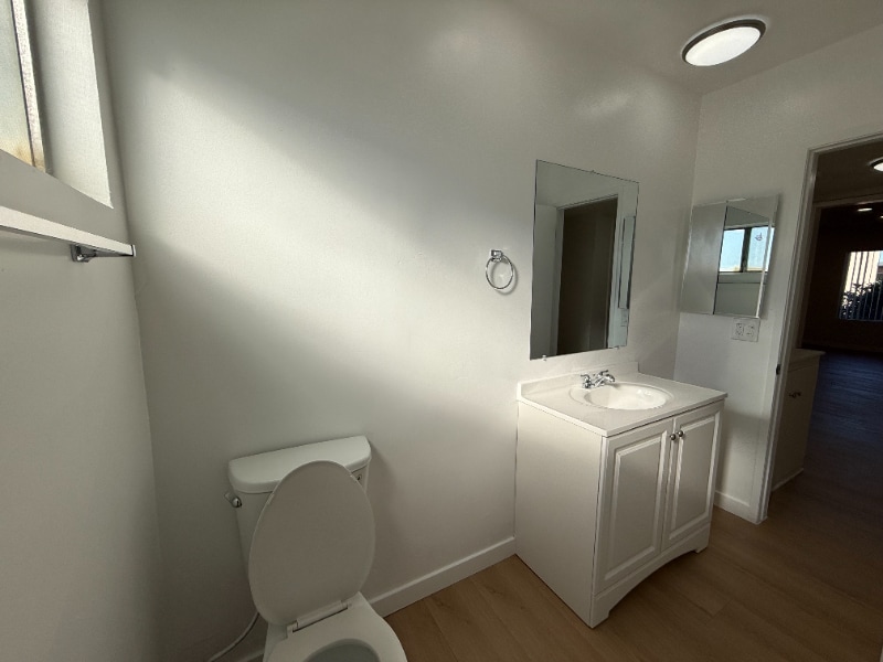 Building Photo - 6039 Whitsett Ave