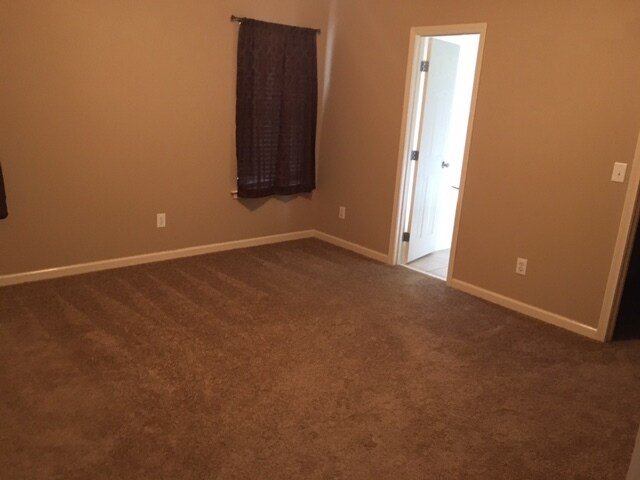 Building Photo - 333 Bedford Cir