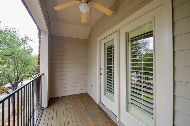 Building Photo - 3027 N Heights Hollow Ln