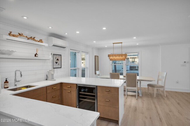 Building Photo - 29 4th Ave