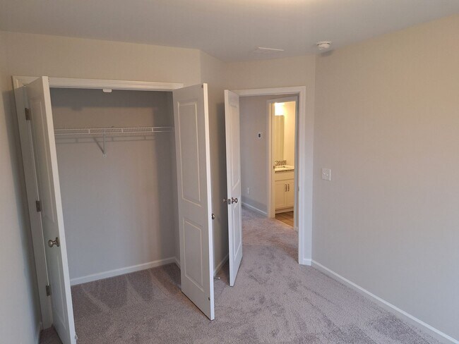 Building Photo - MOVE IN SPECIAL!!! Fabulous New Townhouse in Columbia SC!