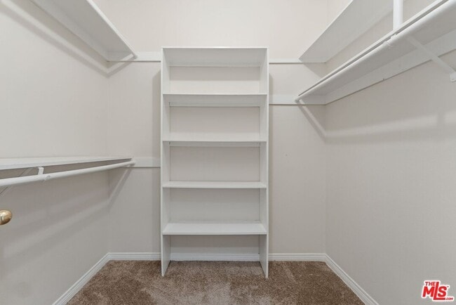 Building Photo - 1315 S Roxbury Dr