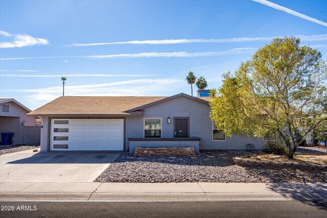 Building Photo - 1211 W Palomino Dr