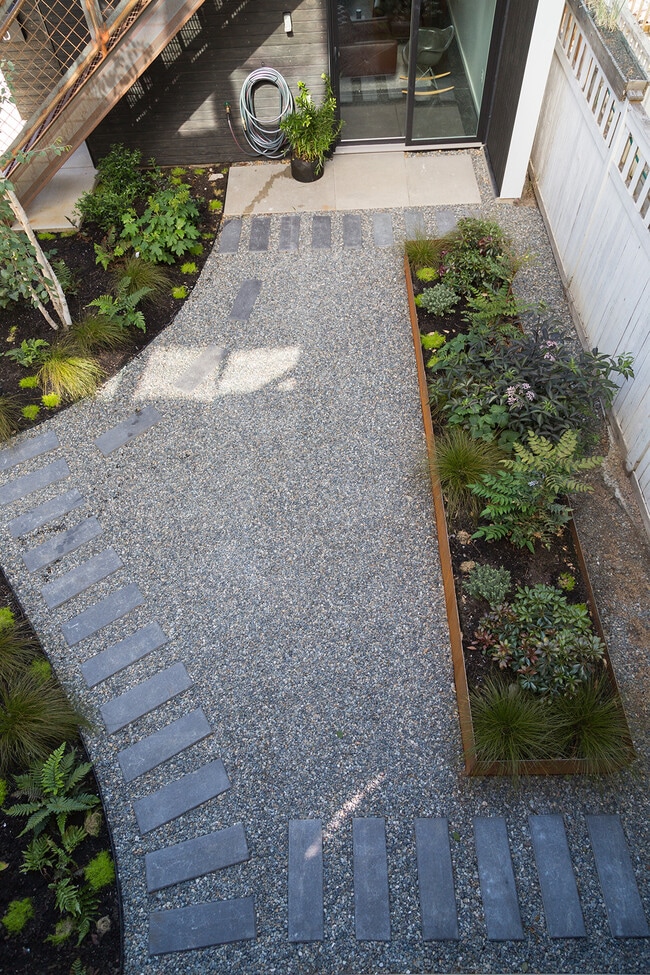 Courtyard - 636 North Prospect Street