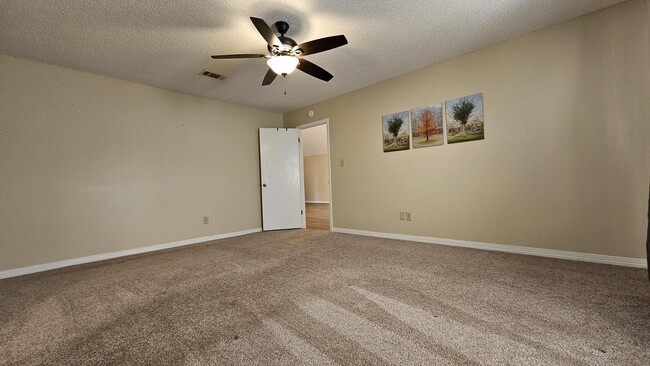 Building Photo - 2816 Whisper Pine Dr