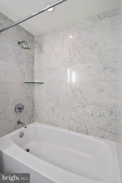 Building Photo - 219 S 18th St