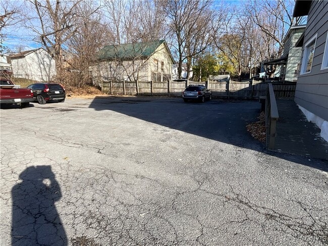 Building Photo - 127 Winslow St