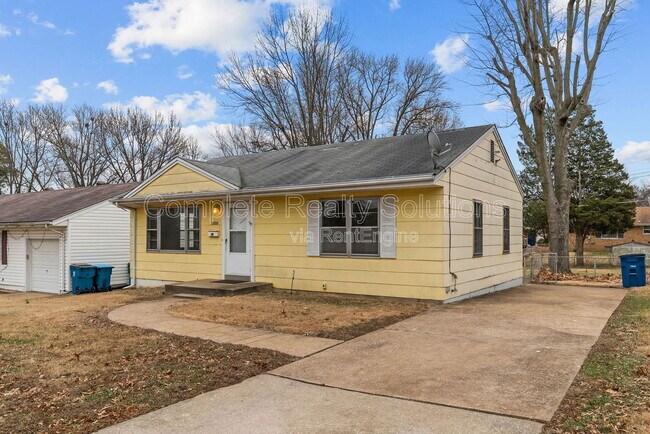 Building Photo - 9220 Leamont Dr