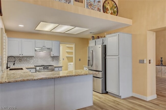 Building Photo - 2628 Highvale Dr