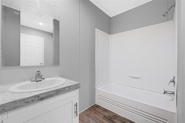 Building Photo - 113 Schilling Ave
