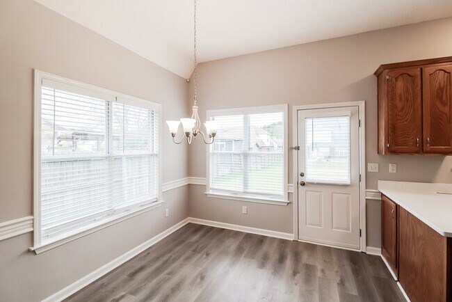 Building Photo - 6411 Braybourne Pl