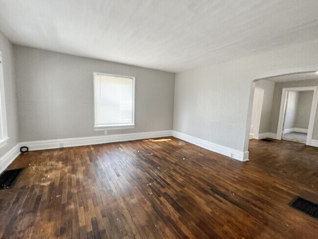 Building Photo - Own Your Own 3 Bedroom Home