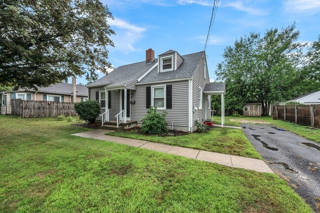 Building Photo - 118 Pilgrim Rd