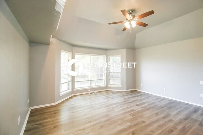 Building Photo - 4 Bedroom Pet-Friendly Home in Oklahoma City, OK with Main Street Renewal