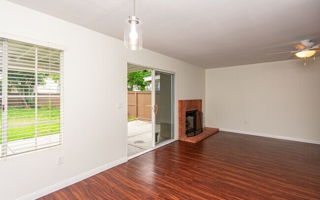 Building Photo - 2955 Brandon Cir