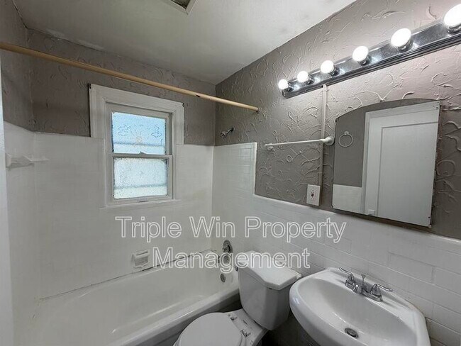 Building Photo - 8530 Lowell St