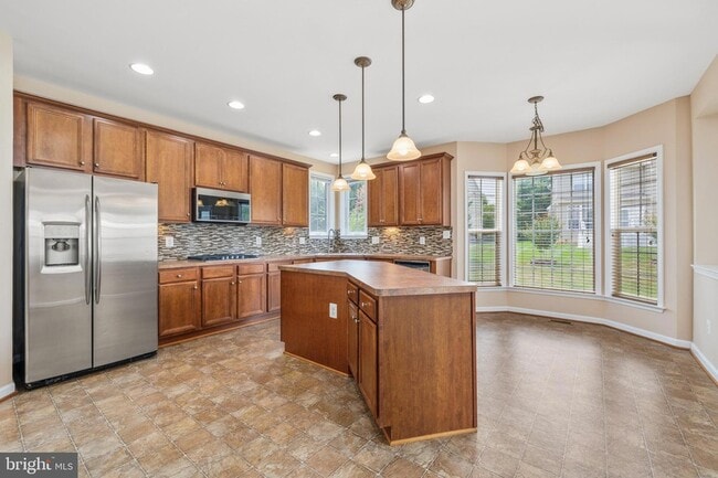 Building Photo - 9036 Woodpecker Ct