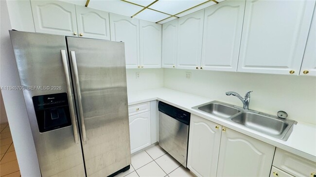 Building Photo - 1717 N Bayshore Dr