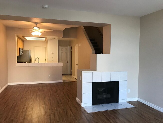 Building Photo - Rancho Del Mar Townhome in Central Temecul...