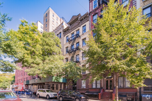 209 E Tenth St New York, NY 10003 - 209 E Tenth St