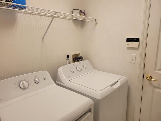 Building Photo - Cozy 2 Bedroom Home in 55+ Kings Ridge