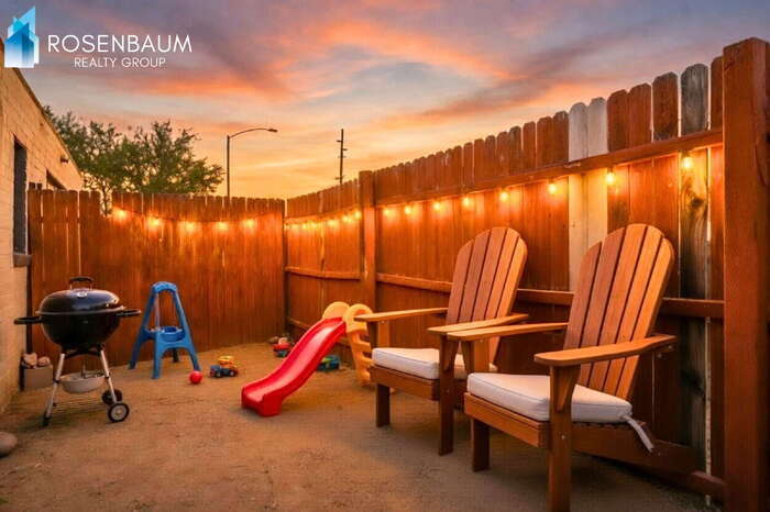 Building Photo - 302 W Flores St