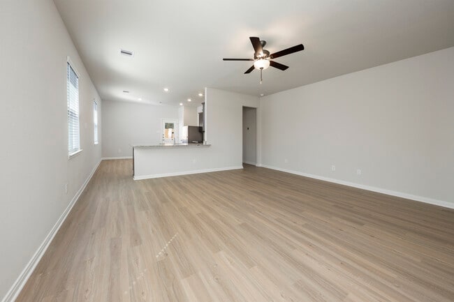 Building Photo - 15446 Maple Ter Dr