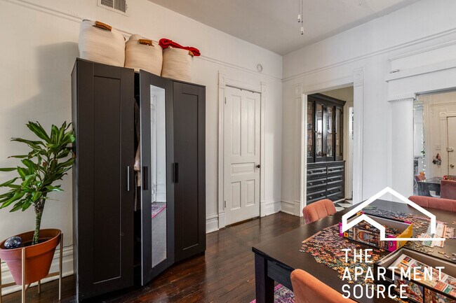 Building Photo - 2465 N Lincoln Ave