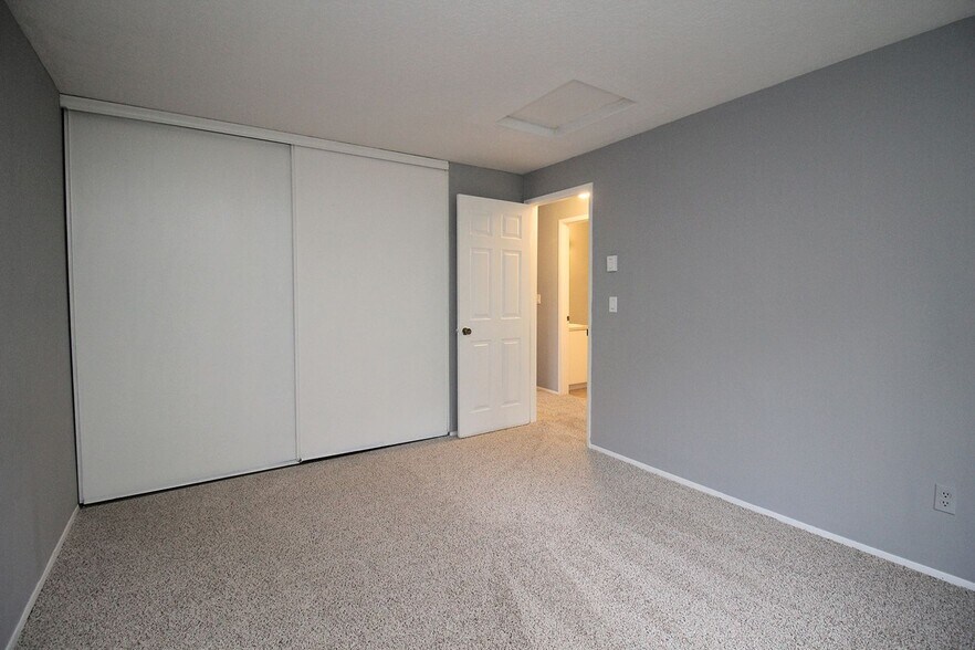 Building Photo - 1118 SE Rhone St
