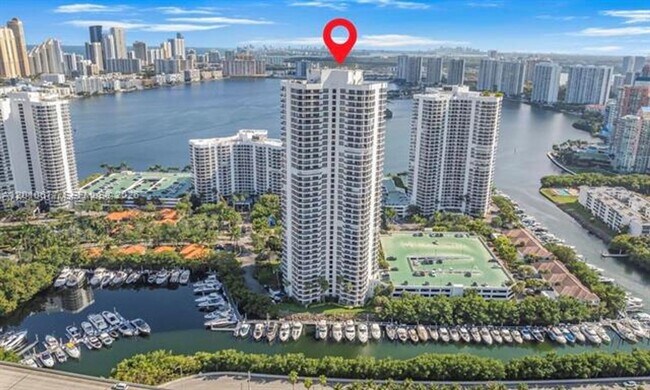 Building Photo - 3500 Mystic Pointe Dr