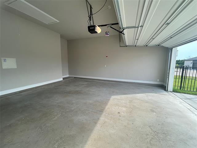 Building Photo - 2204 Fairwater Mews