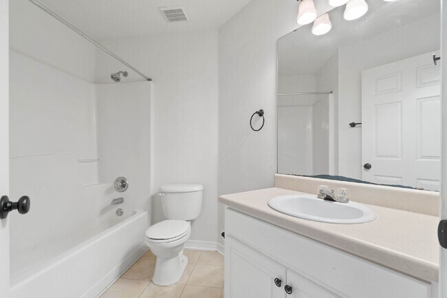 Building Photo - 2363 Sunrise Dr