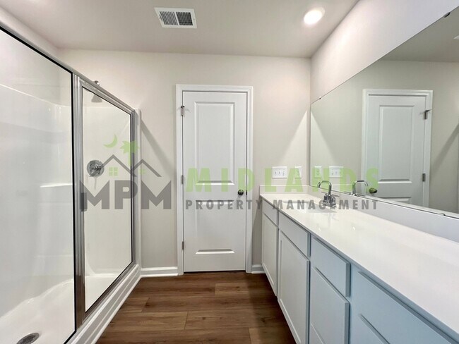 Building Photo - 142 Parkwood Ct