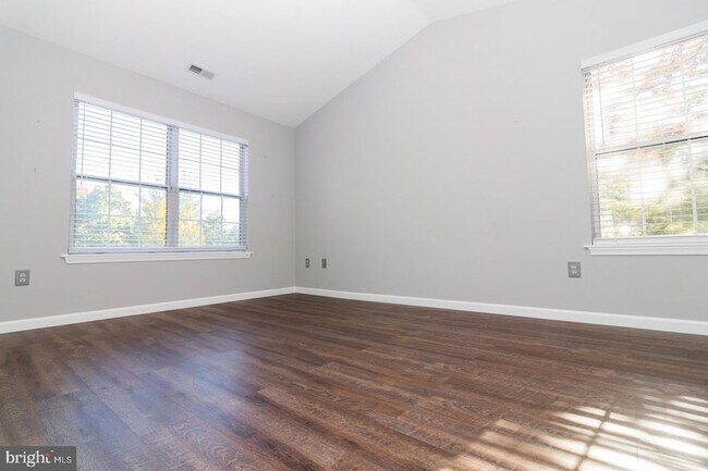 Building Photo - 721 Walden Cir