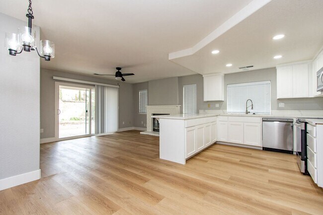 Building Photo - Charming 3-bedroom 2 bathroom Home