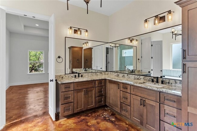 Building Photo - 102 Prairie