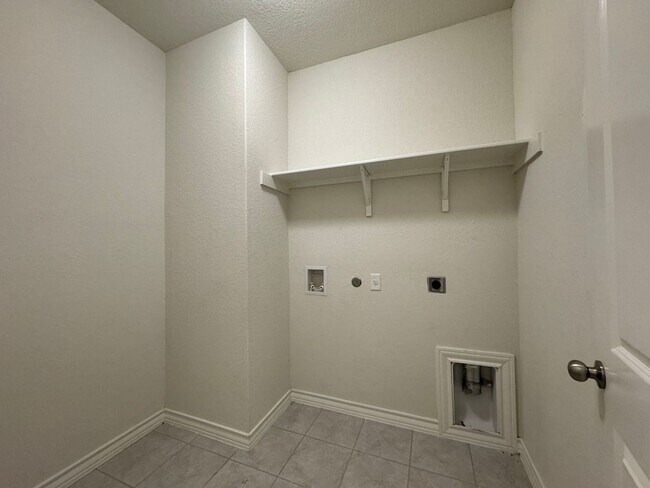 Building Photo - Beautiful Home in New Braunfels