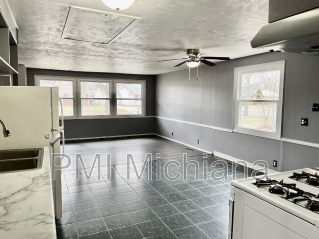 Building Photo - 3407 Kent Ln