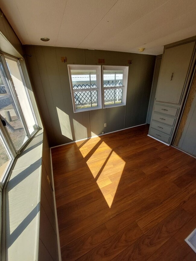 Building Photo - 55+ Community Home in Saralake Estates – 2 Bed / 2 Bath