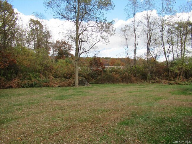 Building Photo - 63 River Rd