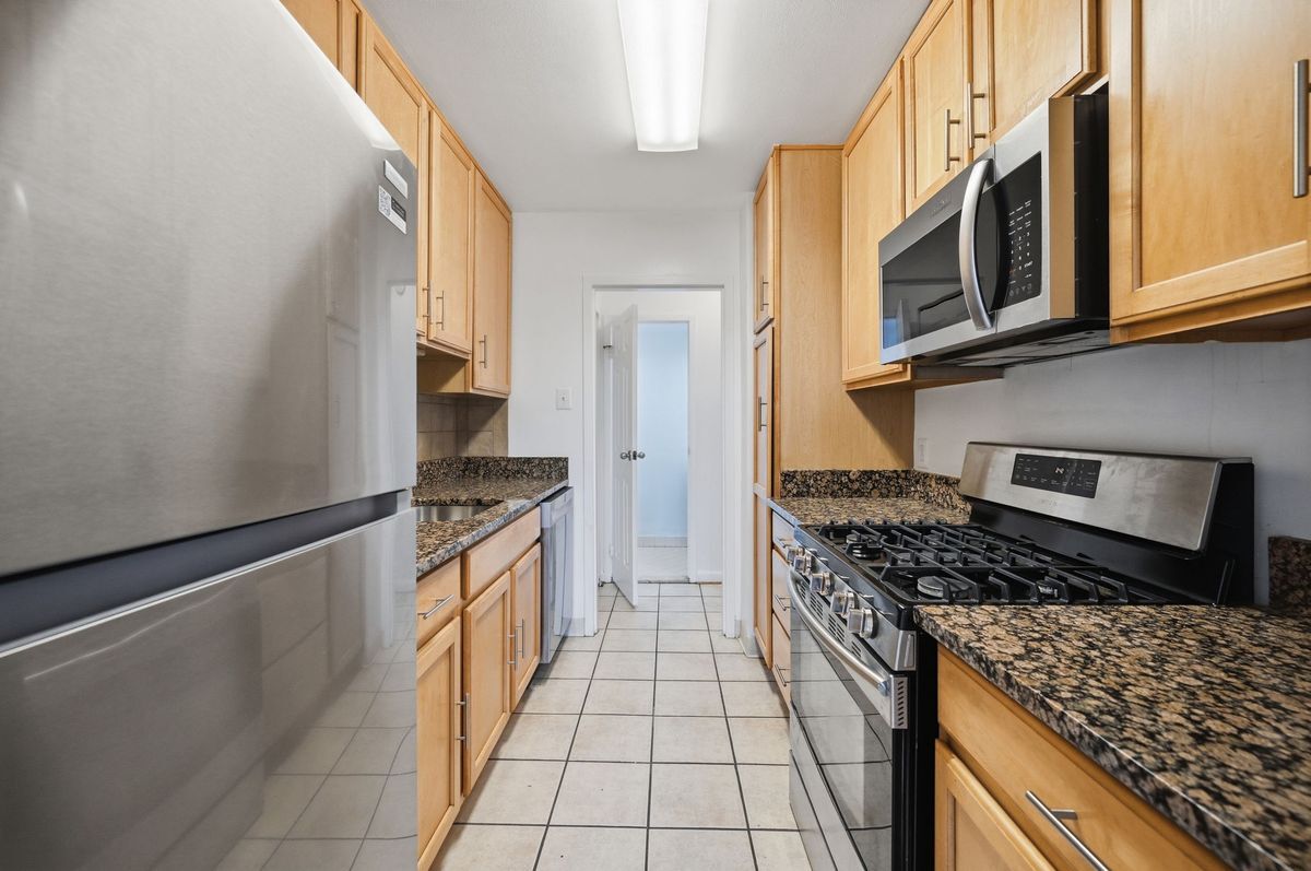 Building Photo - 301 N Beauregard St