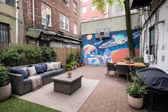 Building Photo - 260 Elizabeth St