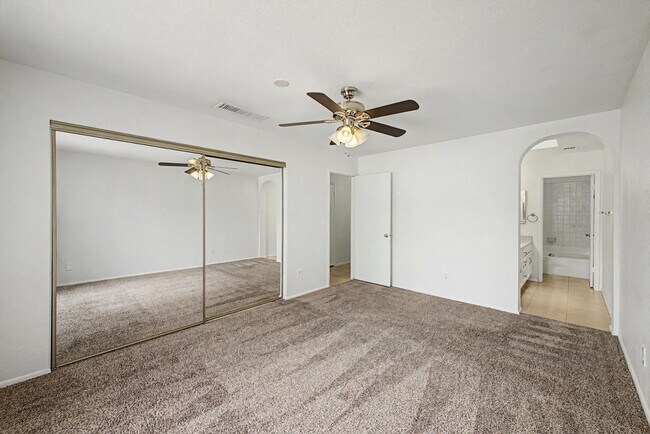 Building Photo - 11851 N 76th Dr